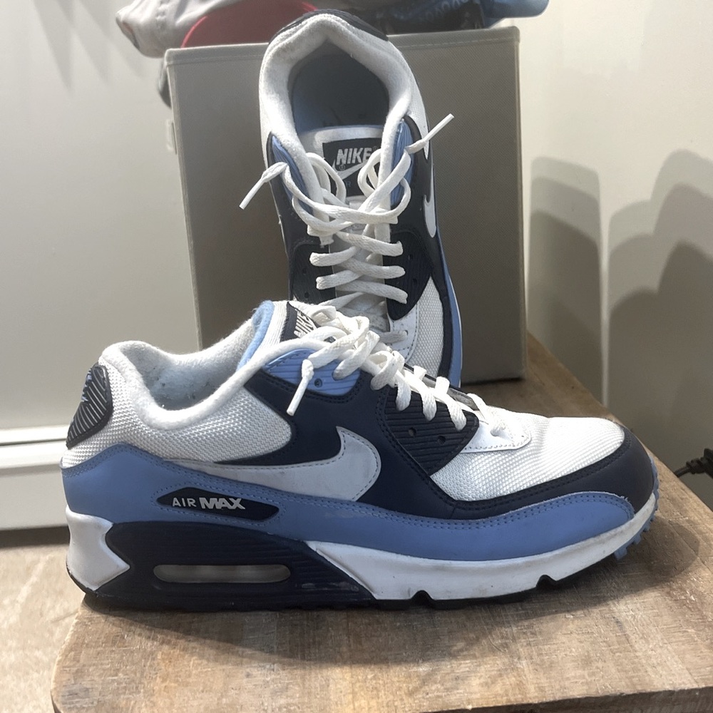 NIKE AIR MAX 90 'UNC' WHITE/OBSIDIAN-BLUE